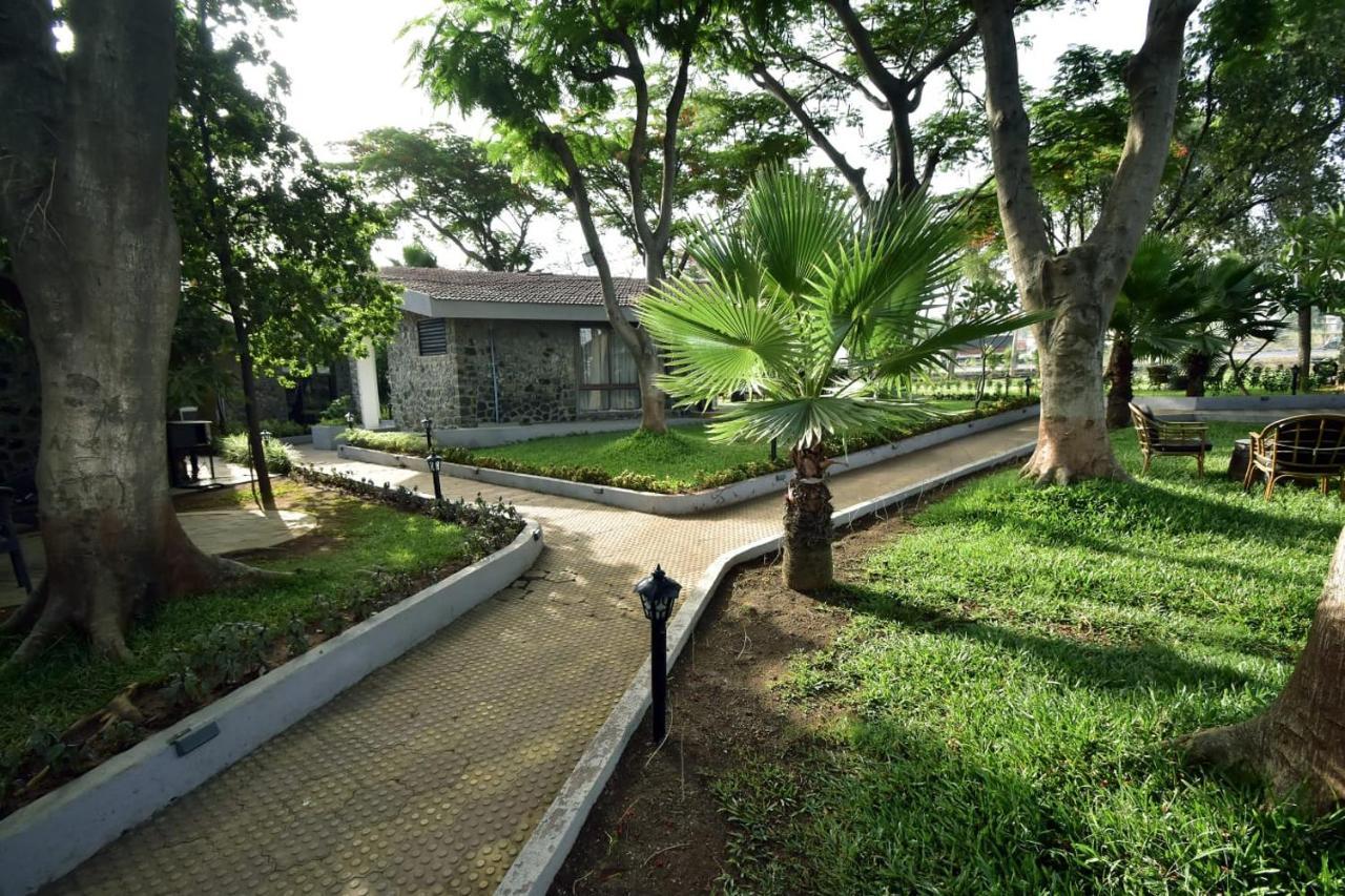 Caves County Resort Malegaon Exterior photo